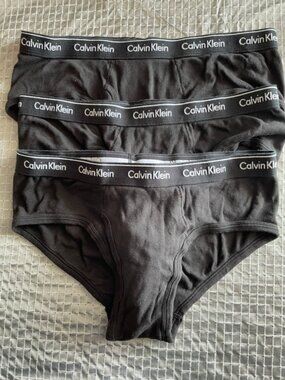 Calvin Klein set of 3 briefs size Large